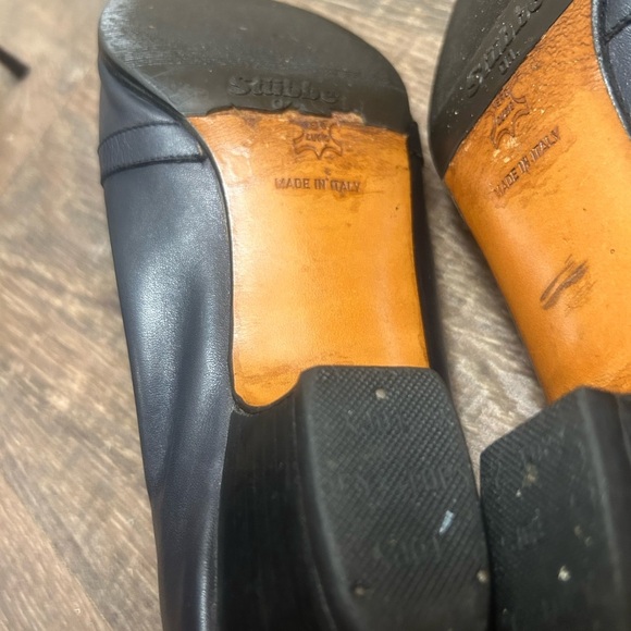 Salvatore Ferragamo 7.5E vintage navy micro heel preppy tasseled shoes. - Picture 4 of 15